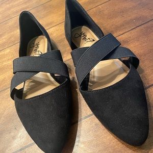 Y•Not? Carissa Black Suede Flats